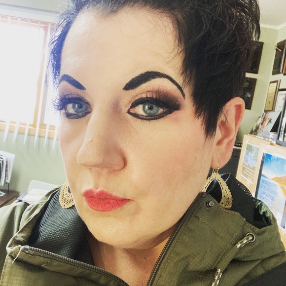 Meet your Posher, Monique - Picture 6 of 10